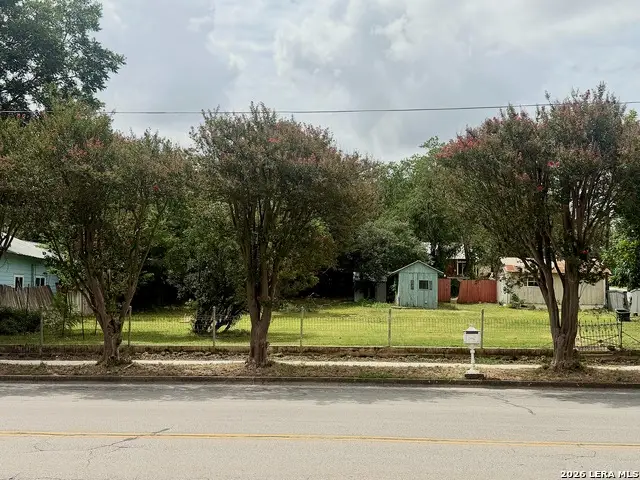 612 E Common St, New Braunfels, TX 78130 - #1