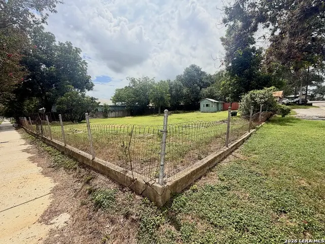 612 E Common St, New Braunfels, TX 78130 - #2