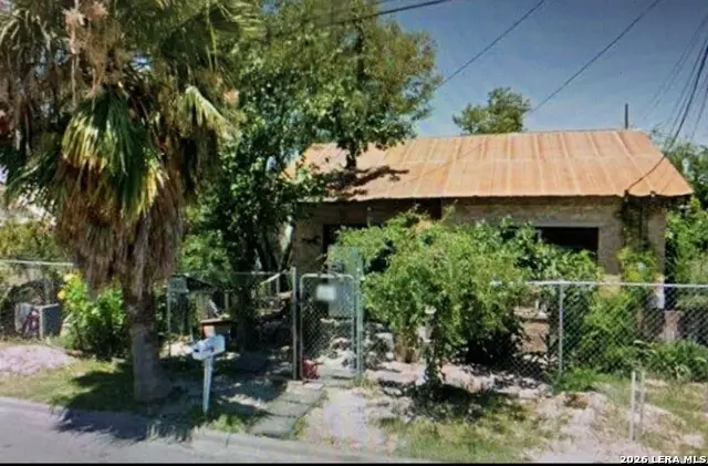 199 Ceylon St, Eagle Pass, TX 78852 - #1