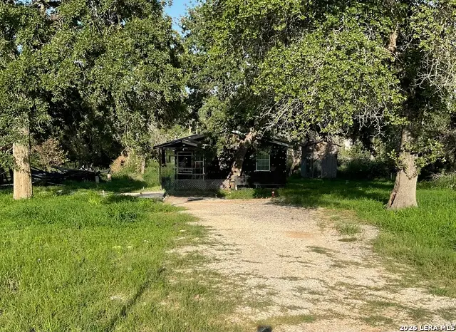 127 Little Creek Dr., Floresville, TX 78114 - #1