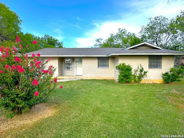 347 Country Acres Dr, Seguin, TX 78155 - #1