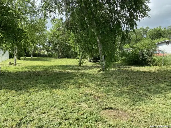 1405 W Springer, Beeville, TX 78102