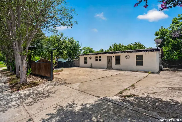6134 Bright Valley Dr, San Antonio, TX 78242 - #2