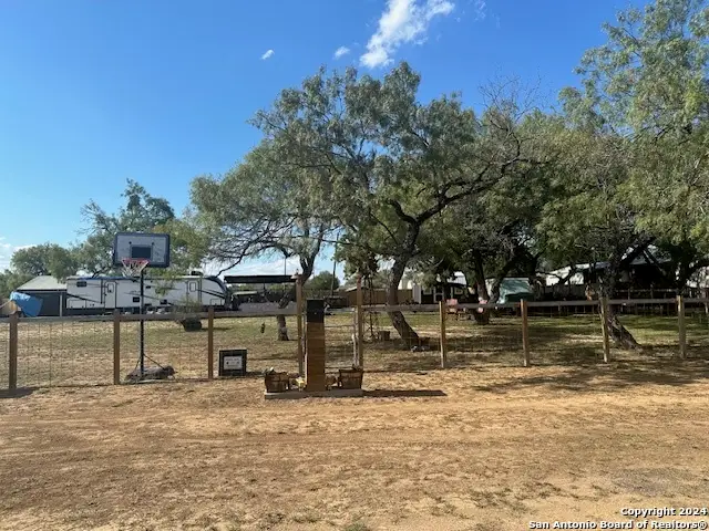 507 Mulberry St, Jourdanton, TX 78026 - #2