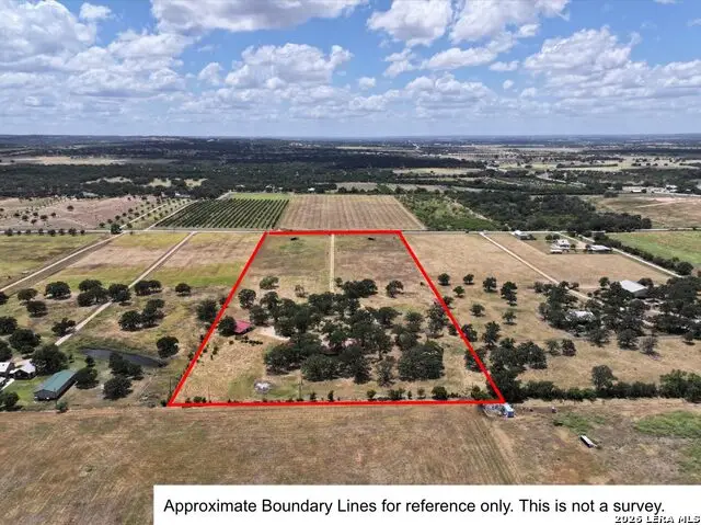 497 Luckenbach Rd, Fredericksburg, TX 78624 - #1