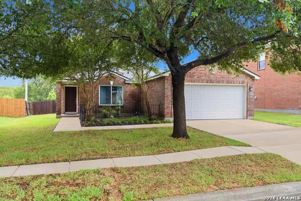 11015 Forest Pass Ct, Live Oak, TX 78233