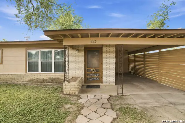 225 Lower Lacoste Rd, Castroville, TX 78009 - #1