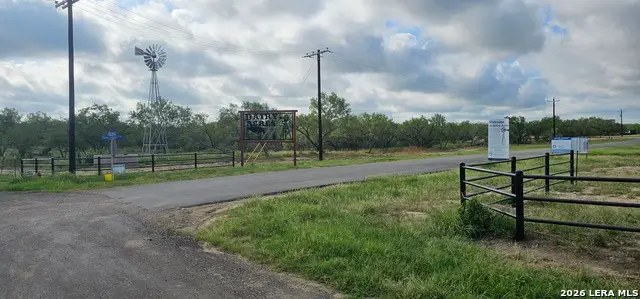 141 Sylas Hayes Loop, Pleasanton, TX 78064 - #2
