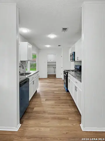 1217 E Comal St, Pearsall, TX 78061 - #3