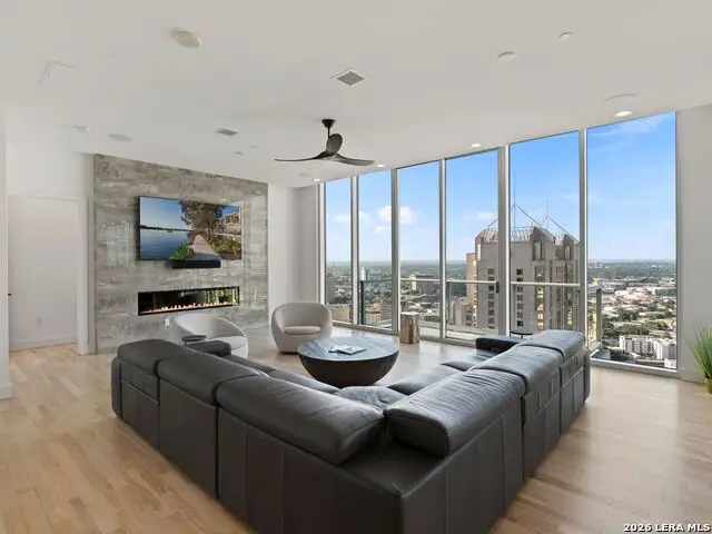 610 E Market #UNIT 3304, San Antonio, TX 78205 - #3