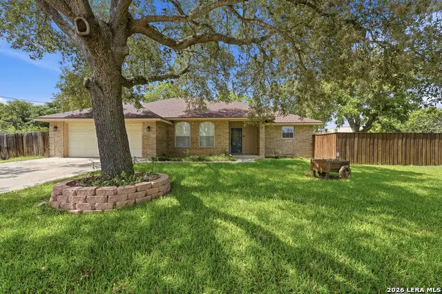 632 E Donegan, Seguin, TX 78155 - #1