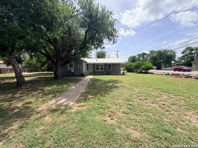 1404 N Main St, Pleasanton, TX 78064 - #3
