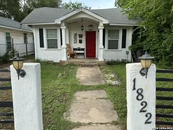 1822 W Woodlawn Ave, San Antonio, TX 78201