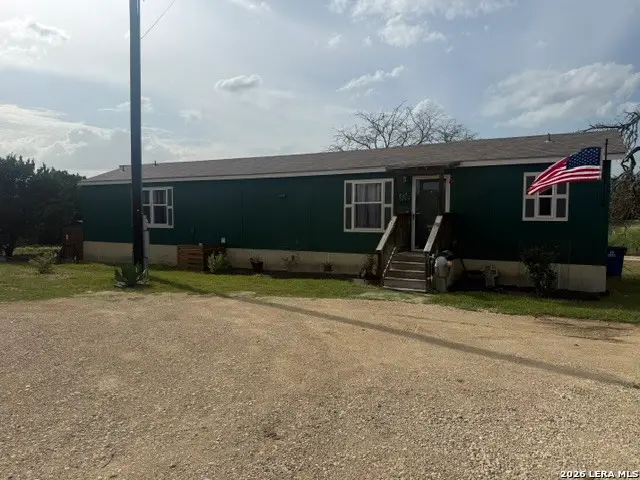 572 River Bluff Cir, Pipe Creek, TX 78063 - #3