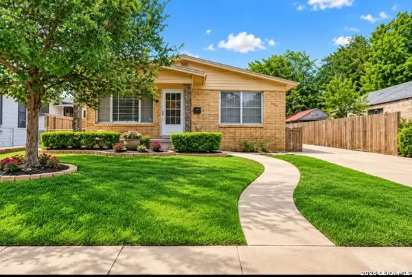 255 Thompson Pl, San Antonio, TX 78225