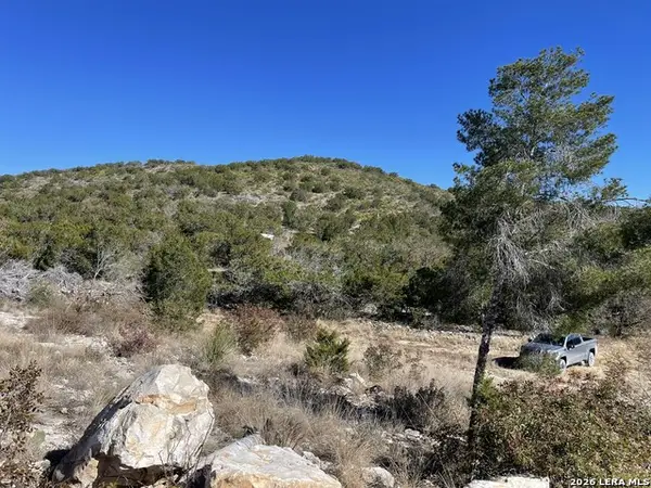 305 Walnut Springs Ranch Rd, Uvalde, TX 78801