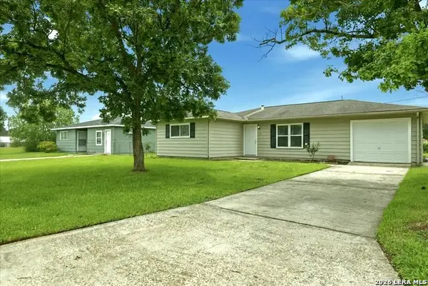 3411 Bowling Ln., Orange, TX 77630