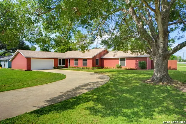 318 Delany St, Seguin, TX 78155 - #1