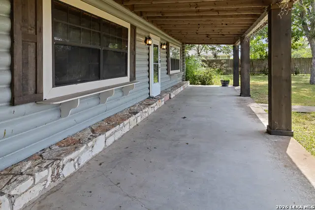 1535 W Houston St, Beeville, TX 78102 - #3