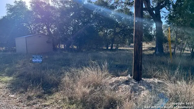 381 Lakeshore Ln, Bandera, TX 78003 - #2