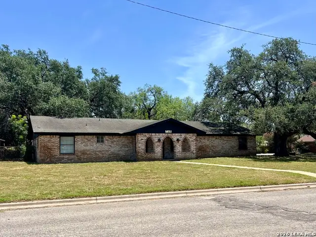215 Lantana Ln, Pleasanton, TX 78064 - #1
