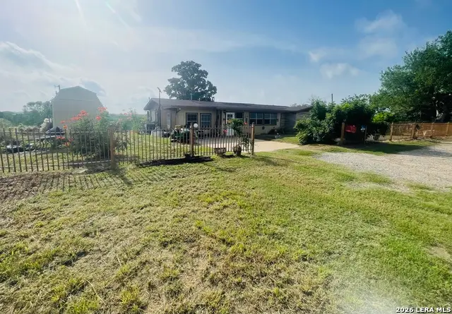 141 County Road 779, Devine, TX 78016 - #1