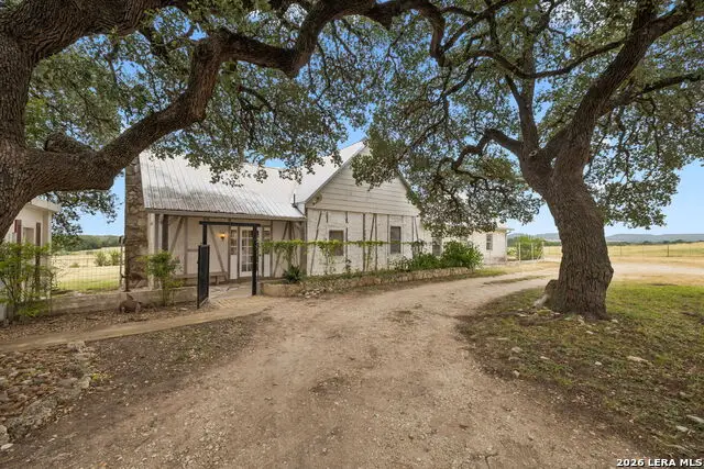48 Holiday Rd, Comfort, TX 78013 - #1