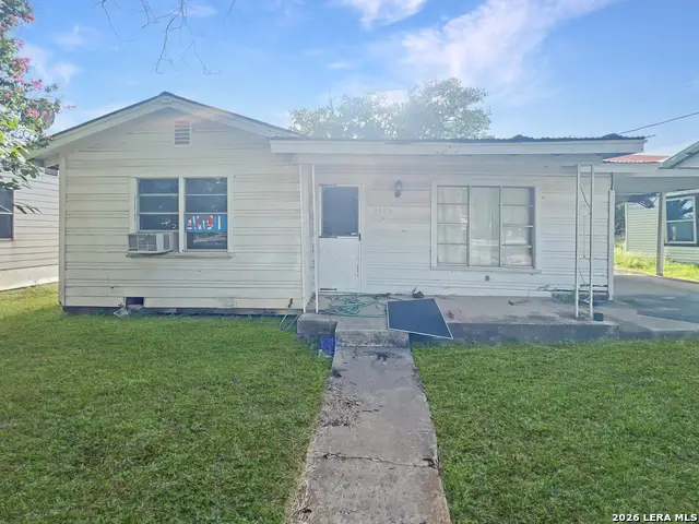 1008 Avenue T, Hondo, TX 78861 - #2