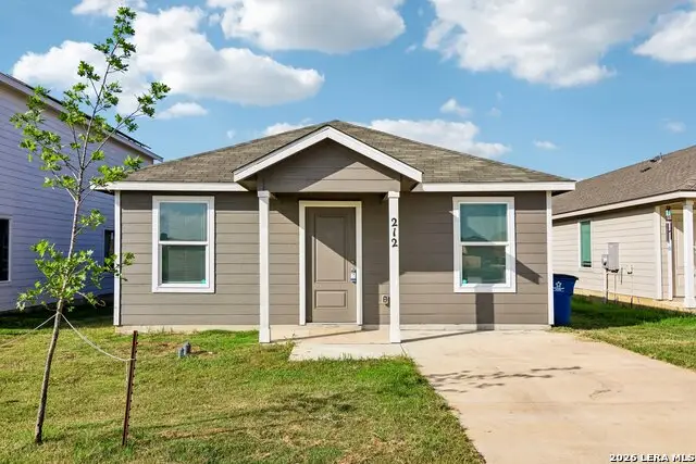 212 Cowboy Rdg, Pleasanton, TX 78064 - #1