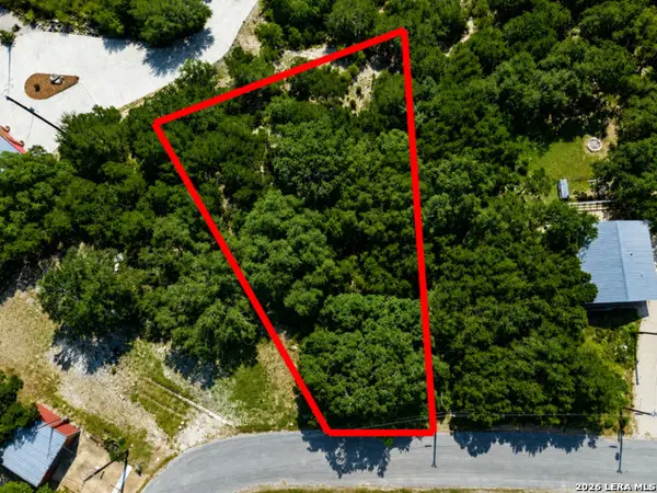 1484 Canyon Ridge Dr, Canyon Lake, TX 78133