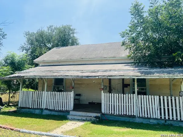 323 N Camp, Uvalde, TX 78801