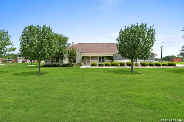 1143 Cody Ln, Marion, TX 78124