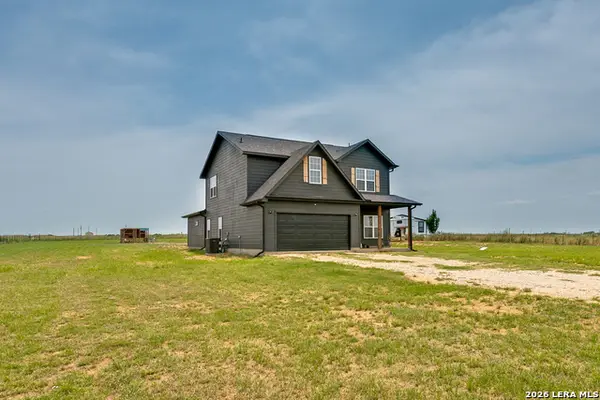 500 County Road 2645, Moore, TX 78057