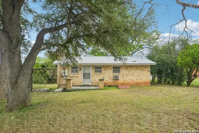 1620 Cavett St, Gonzales, TX 78629 - #1