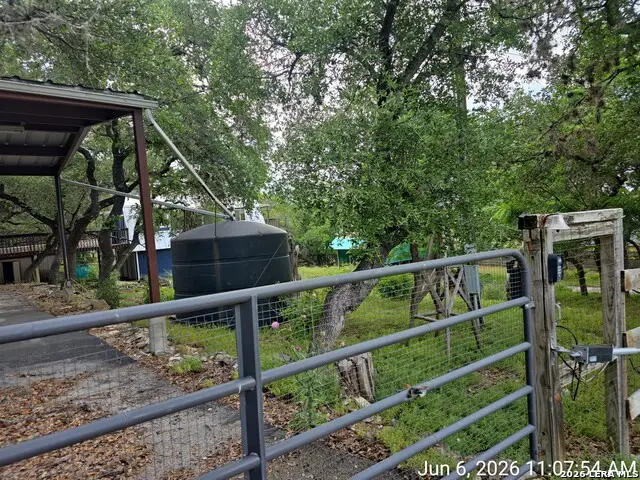 225 Rockin D Ln, Lakehills, TX 78063 - #3