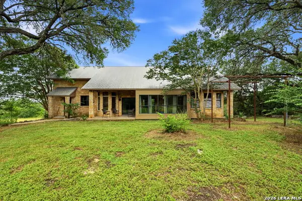 2939 Rolling Oaks Dr, New Braunfels, TX 78132