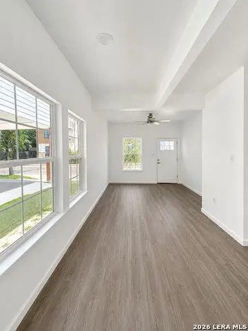 634 Iowa St, San Antonio, TX 78203 - #2