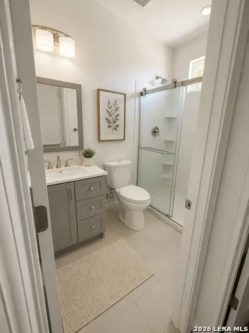 634 Iowa St, San Antonio, TX 78203 - #3