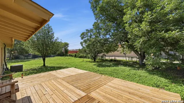 122 W Hutchins Pl, San Antonio, TX 78221 - #2
