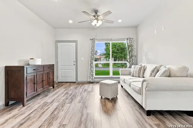250 Englewood Dr, San Antonio, TX 78213 - #3