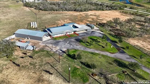 6653 Fm 539, Floresville, TX 78114 - #1