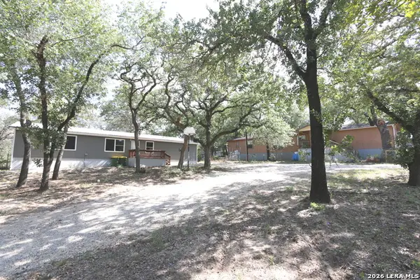 76 & 76B Post Oak, La Vernia, TX 78121