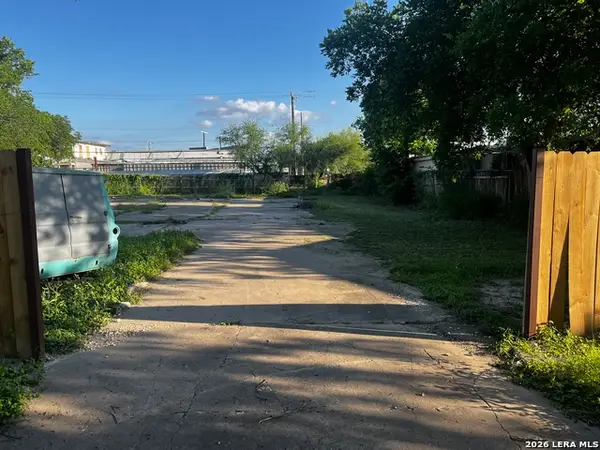 126 Monticello Ct, San Antonio, TX 78223