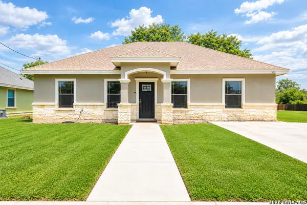 110 Rio Grande St, Uvalde, TX 78801