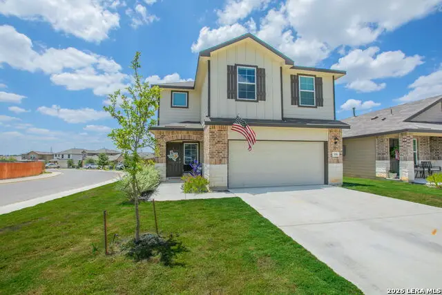 116 Middle Green Loop, Floresville, TX 78114 - #1
