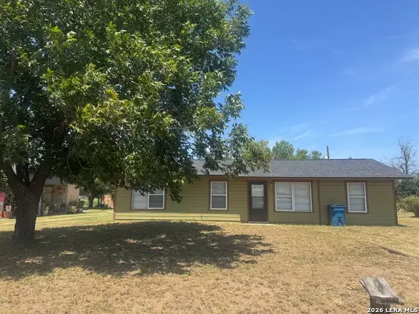1713 S Pecan, Pearsall, TX 78061