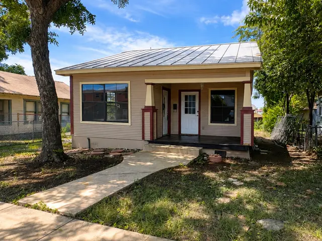 821 E Josephine St, San Antonio, TX 78208 - #1