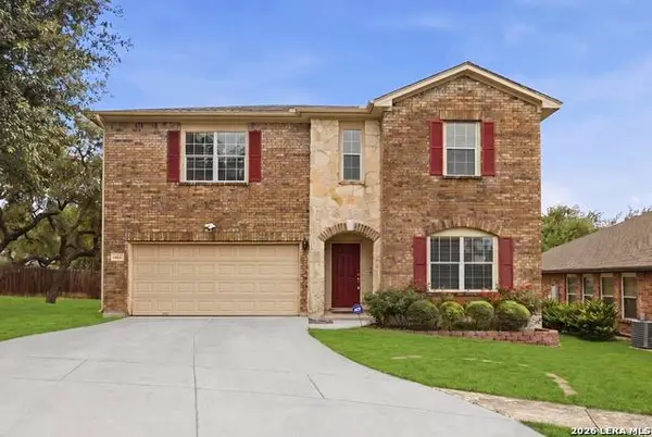 8214 Sabinoso Dr, Helotes, TX 78023