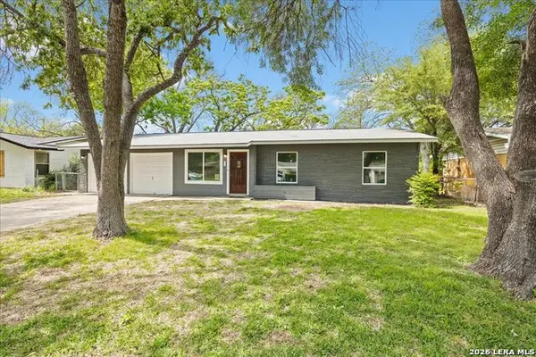317 E Wright Blvd, Universal City, TX 78148