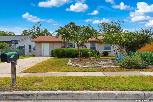 6962 Apple Valley Dr, San Antonio, TX 78242